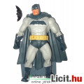 18cmes Dark Knight Returns Batman figura talapzattal - Frank Miller klasszikus DC Comics képregény m