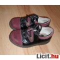 23-as fűzős bőr cipő, BTH: 14,5 cm.