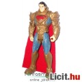 Superman figura - 10cm-es Kripton-páncélos Superman arany-kék színben, szövet palásttal, csom. nélk