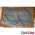 Stradivarius csinos, különlegs fazonú short rövid nadrág S-es