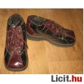 Bordó/fekete lakkcipő ,méret: 29