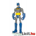 Batman figura - 15-16cmes szürke Batman figura mozgatható végtagokkal, palást és csom. nélkül