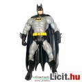 Batman figura - 16cm-es klasszikus Batman szürke-fekete megjelenés extra-mozgatható végtagokkal - DC